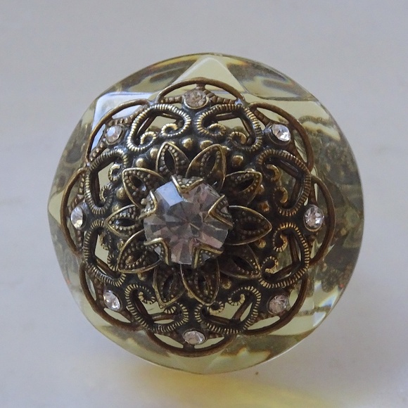 Unique OOAK Vintage Upcycled Parts Assemblage Art Faceted Resin Statement Ring - Picture 4 of 8